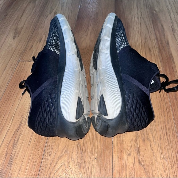 UNDER ARMOR-Black and Gray Athletic Sneakers - Picture 6 of 6